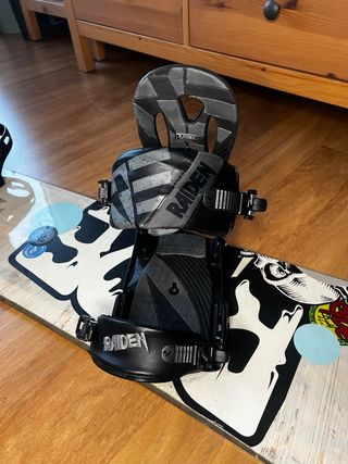 tabla de snowboard ride con fijaciones raiden.