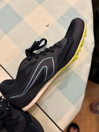 Zapatillas atletismo de clavos