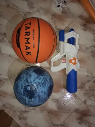 Balón de Baloncesto y Fútbol + Pistola