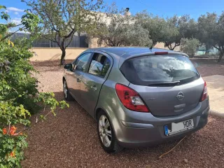 Opel Corsa 1.2  año 2011