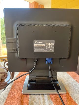 Monitor V7 L17GM