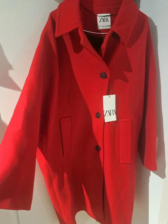 Abrigo Zara Rojo Talla L