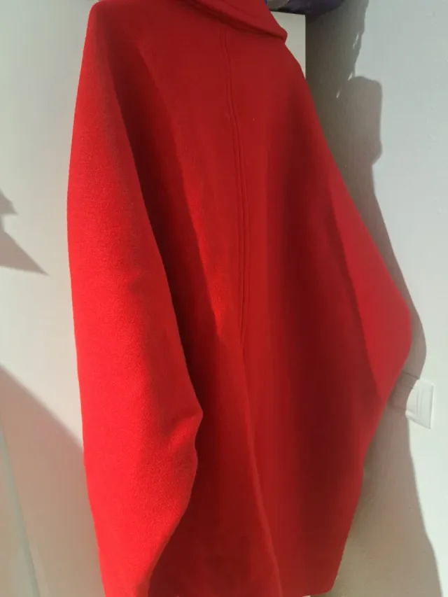 Abrigo Zara Rojo Talla L