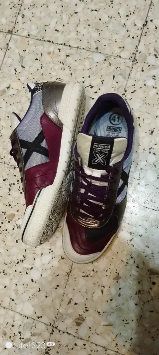 Zapatillas Munich Morado y Plateado