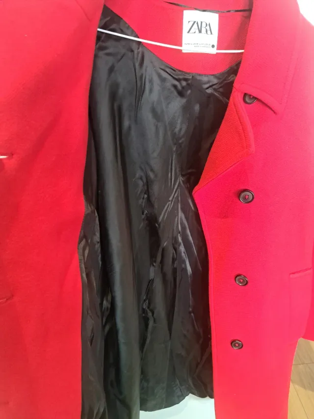 Abrigo Zara Rojo Talla M