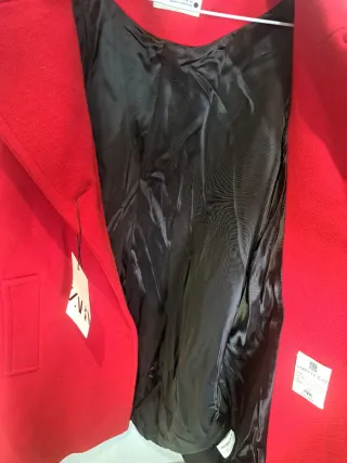 Abrigo Zara Rojo Talla M
