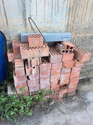 se regalan Ladrillos sobrantes de obra