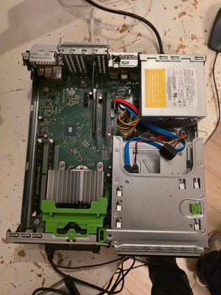 Computer Fujitsu Esprimo dekstop da ufficio Intel