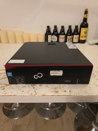 Computer Fujitsu Esprimo dekstop da ufficio Intel