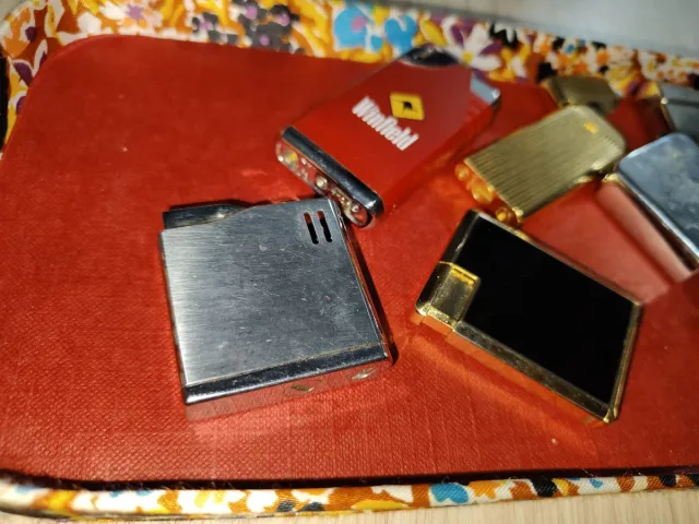 Lote de mecheros variados