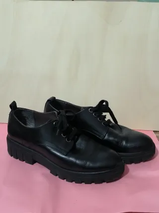 Zapatos de piel Patricia Miller Negros