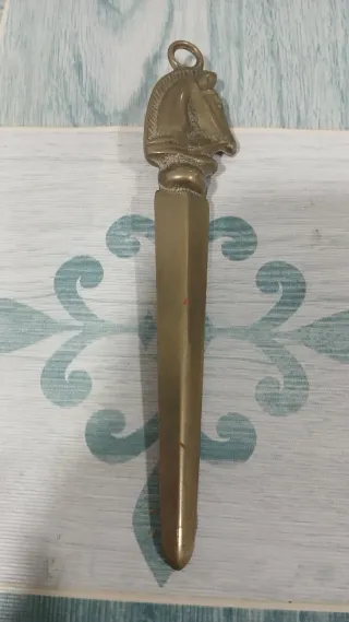 Antico cavatappi in ottone con testa di cavallo