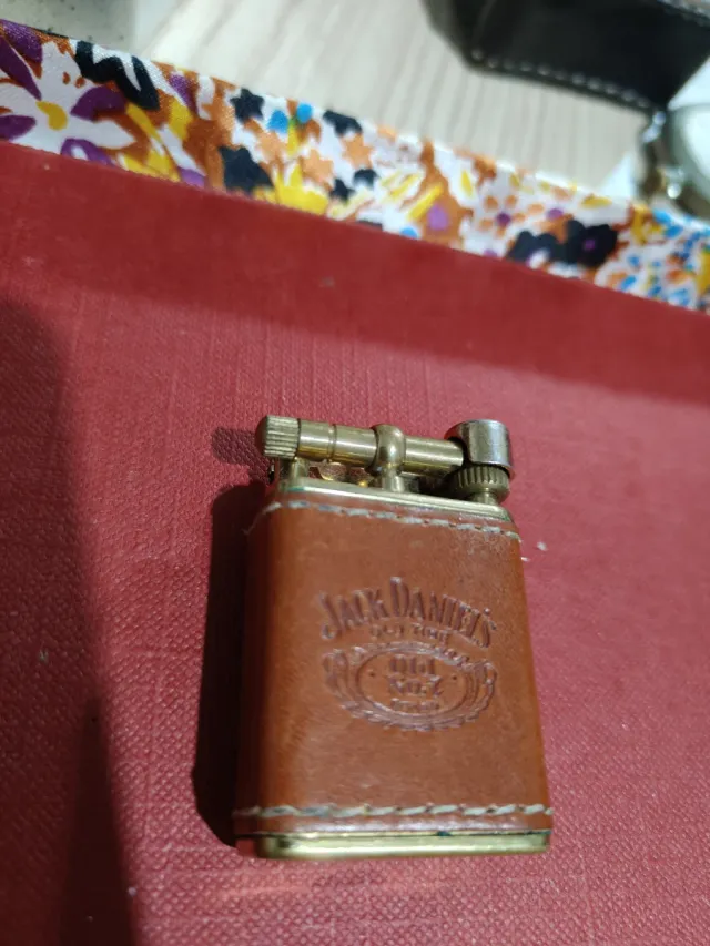 Mechero Jack Daniel's Cuero Dorado