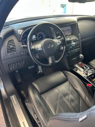 Infiniti QX70 2014