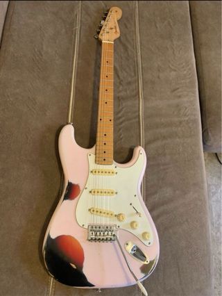 Réplica Fender Stratocaster Rosa