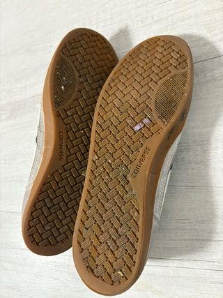 Zapatillas Converse Beige y Blancas unisex