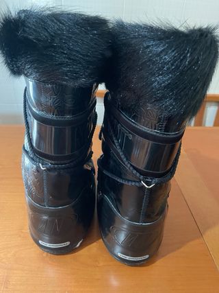 Moon Boot 35 - 38. Neri. Vernice. Pelliccetta ecol