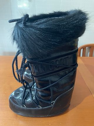 Moon Boot 35 - 38. Neri. Vernice. Pelliccetta ecol