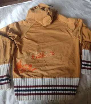 Felpa con cerniera e stampa