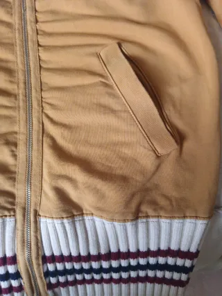 Felpa con cerniera e stampa