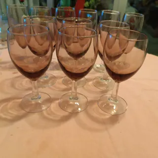 12 copas de cristal antiguas color lila.