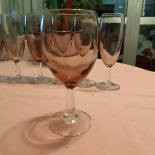 12 copas de cristal antiguas color lila.