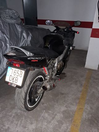 Honda CBR 600 RR Negra