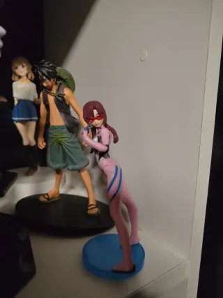 Figura de Luffy y de regalo la chica de rosa