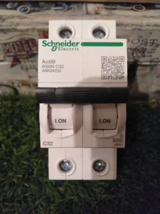 Interruptor Automático Schneider 32A 2p 32A