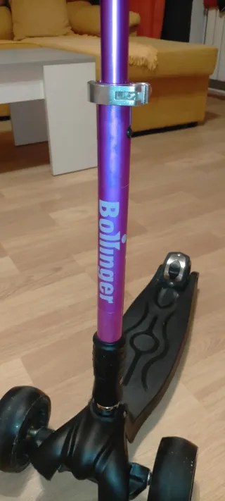 Patinete Bollinger scooter 3 ruedas