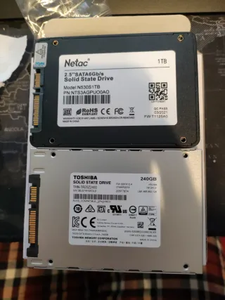 SSD Netac 1TB + Toshiba 240GB regalo