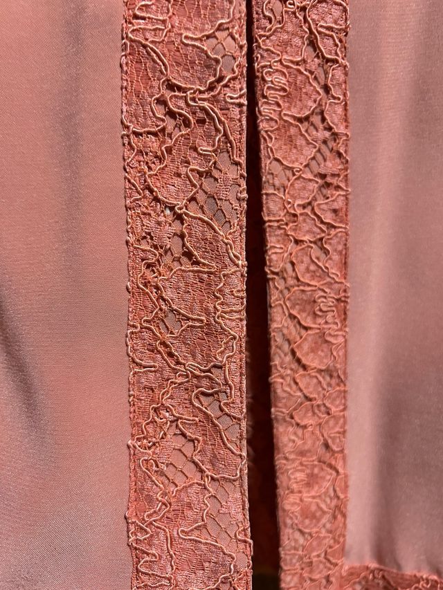 Conjunto traje rosa con encaje