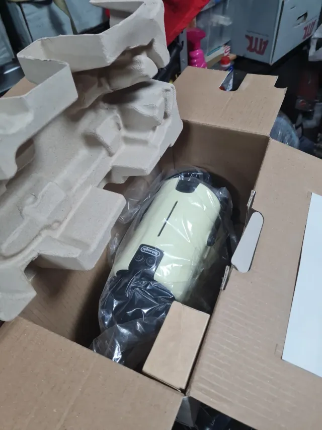 Cafetera Nespresso DeLonghi Inissia EN80