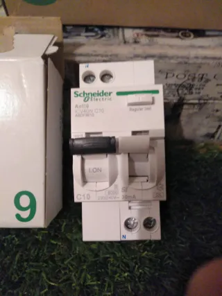 Dpn Vigi 2x10 Superinmunizado Schneider diferencia