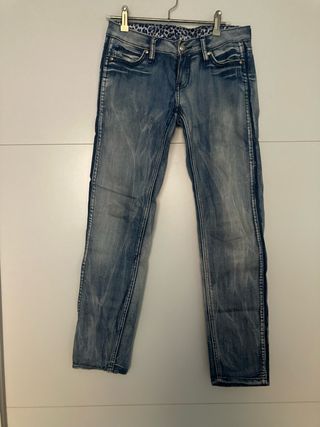 Pantalón vaquero vintage desgastado