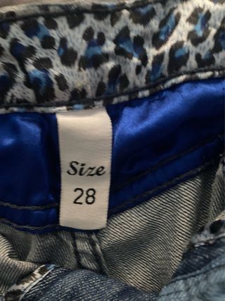 Pantalón vaquero vintage desgastado