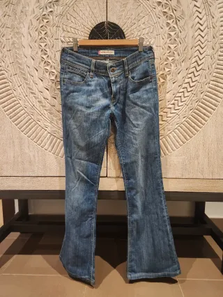 Pantalón tejano Levi's 479 azul acampanado