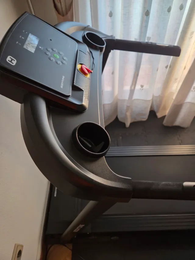 Cinta de correr o andar Bodytone