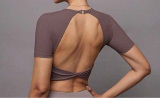 Top deportivo espalda descubierta talla L