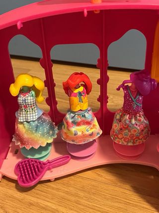 Pack 3 Enchantimals con Furgoneta de ropa .