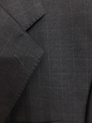 Americana de hombre gris a cuadros