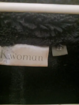 Chaqueta negra con forro de pelo