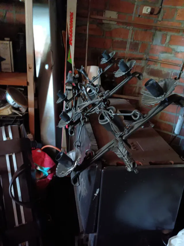 Lámpara de forja artesanal antigua forma de dragon