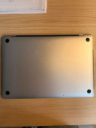 MacBook Pro 15' Touch Bar i7 Plata