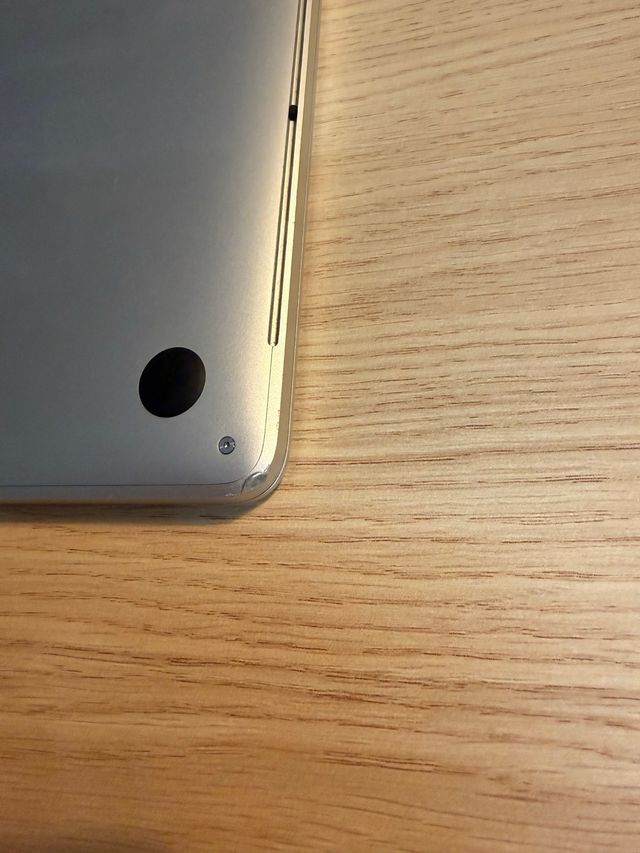 MacBook Pro 15' Touch Bar i7 Plata