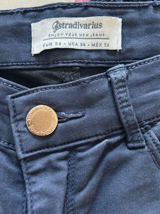 Pantalón Stradivarius negro