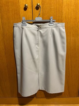 Conjunto chaqueta y camiseta gris