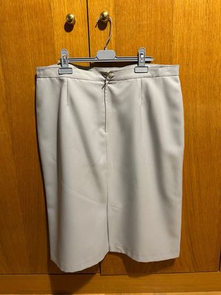 Conjunto chaqueta y camiseta gris