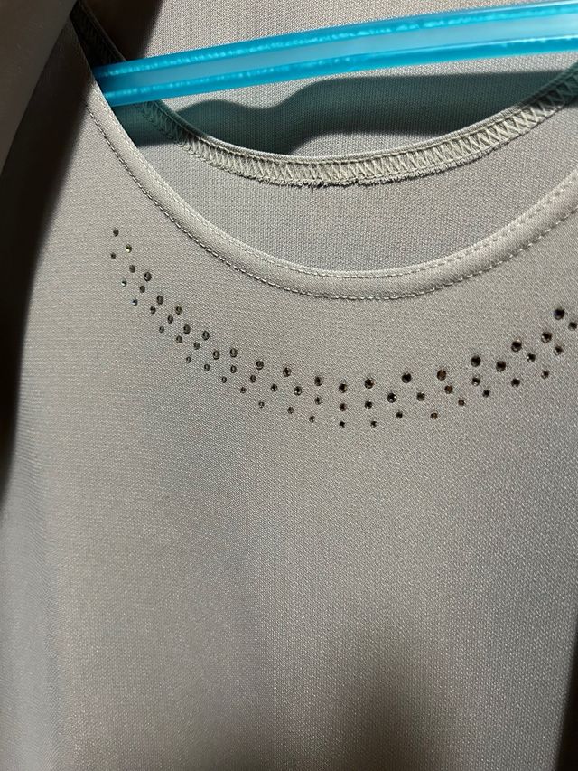 Conjunto chaqueta y camiseta gris