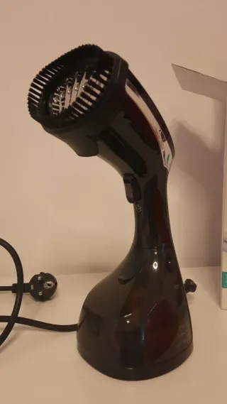 Cepillo de vapor para ropa